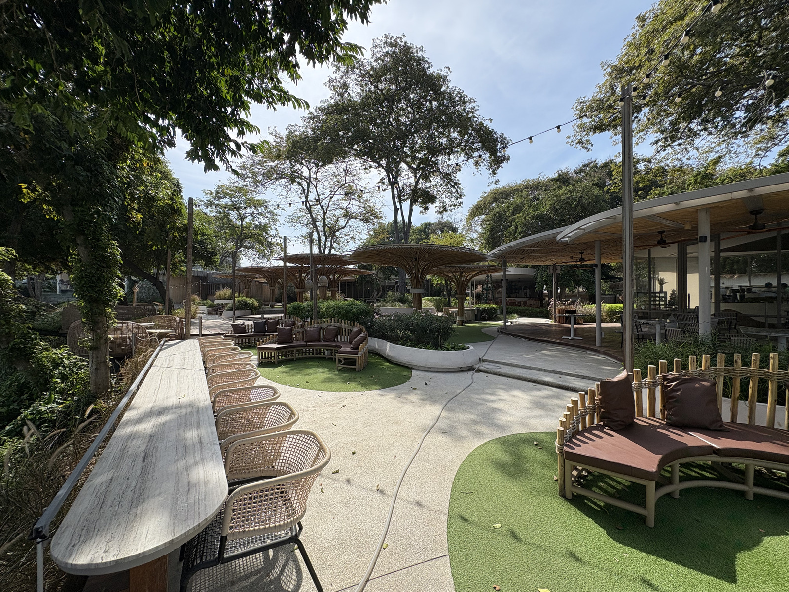 Picture Thailand Pattaya Oxygen Restaurant 2024-12 68 - Randonee Oxygen Restaurant