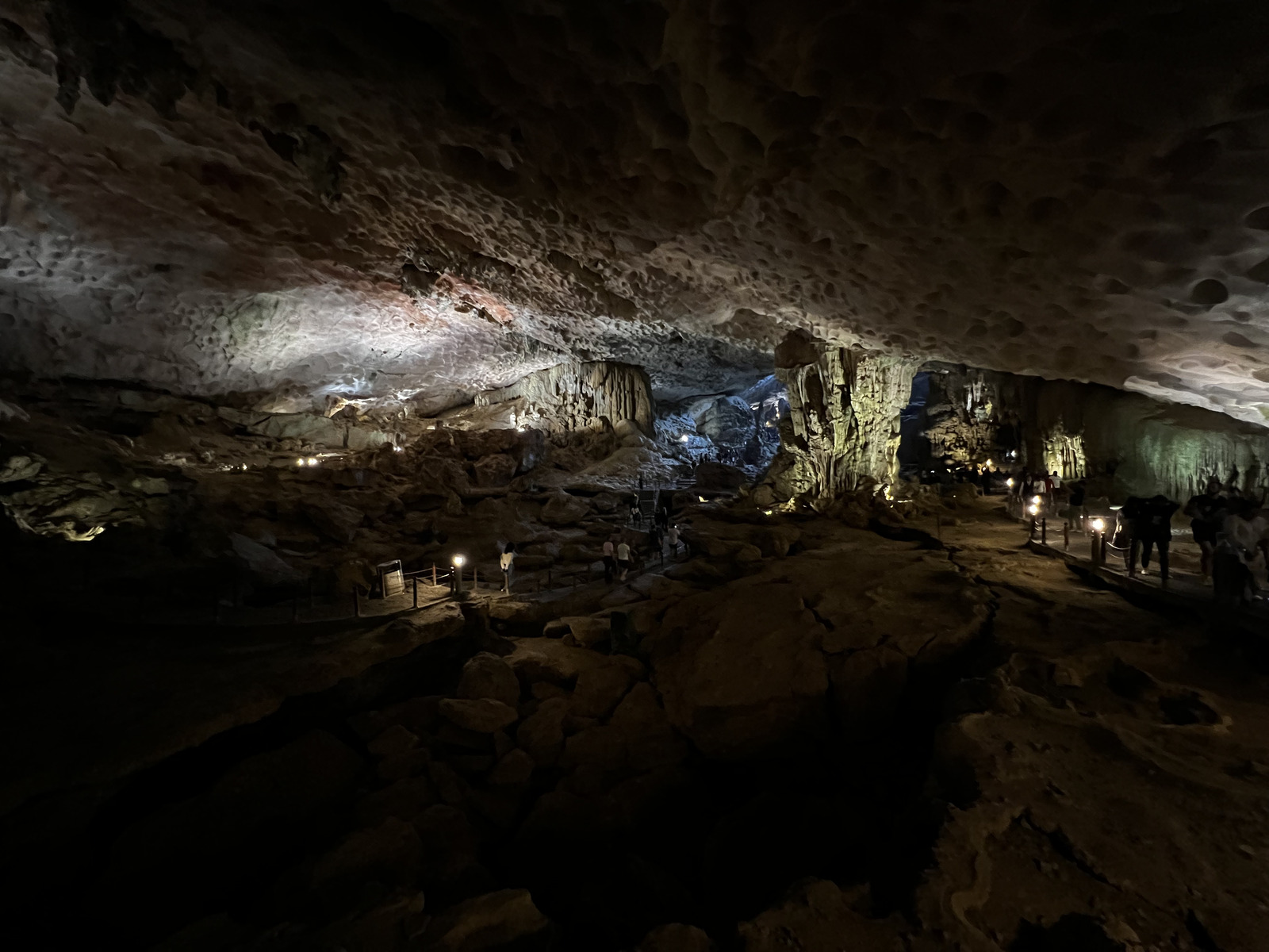 Picture Vietnam Ha Long Bay Sung Sot Cave 2024-01 9 - Sightseeing Sung Sot Cave
