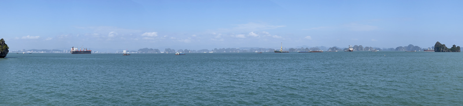 Picture Vietnam Ha Long Bay 2024-01 12 - Car Ha Long Bay
