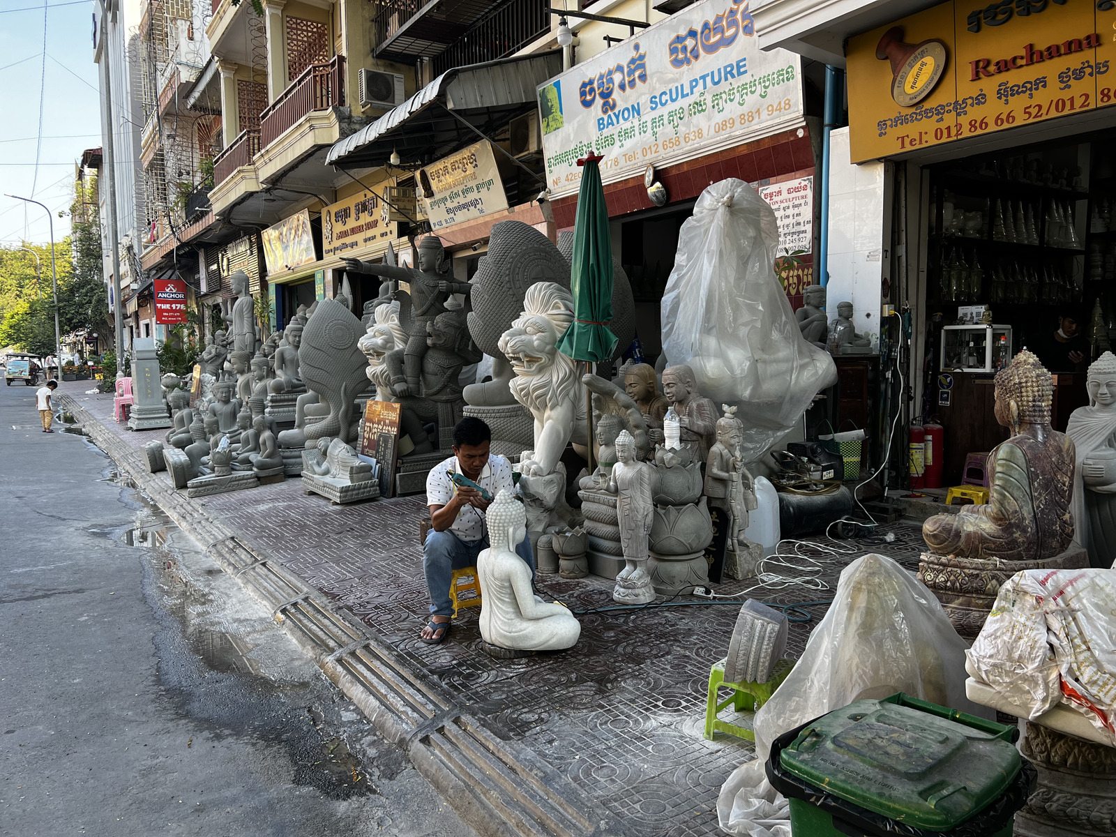 Picture Cambodia Phnom Penh 2024-01 98 - Store Phnom Penh