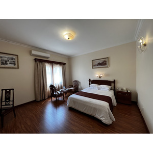 Picture Vietnam Saigon Continental Hotel 2024-01 25 - Sightseeing Continental Hotel