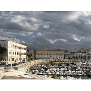 Picture Italy Trani 2024-09 75 - Car Trani
