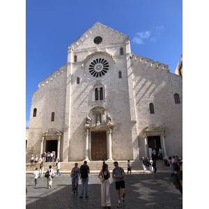 Picture Italy Bari 2024-09 48 - Store Bari