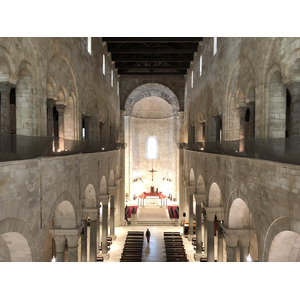 Picture Italy Trani 2024-09 79 - Perspective Trani