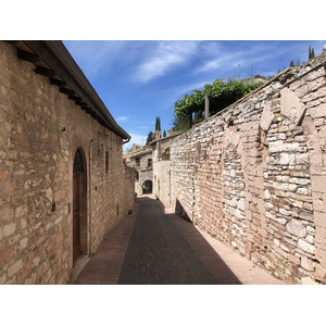 Picture Italy Assisi 2024-09 95 - Shopping Mall Assisi