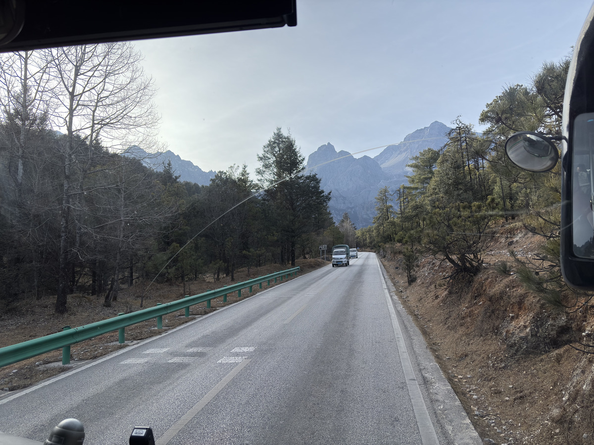 Picture China Lijiang Blue moon valley 2026-01 13 - Street Blue moon valley