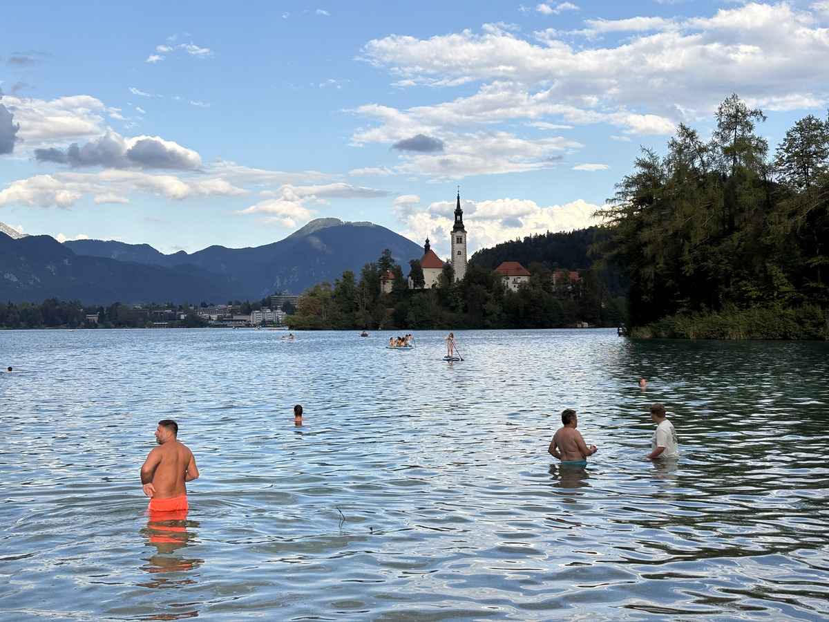 Picture Slovenia Bled 2025-09 20 - Hotel Pools Bled
