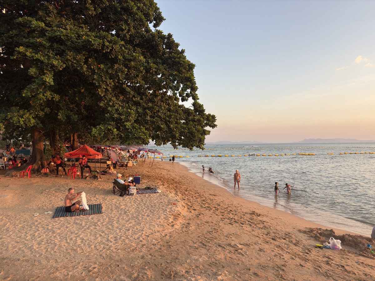 Picture Thailand Pattaya Dongtan beach 2025-12 11 - Weather Dongtan beach