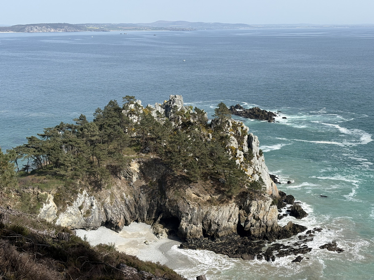 Picture France Crozon Ile Vierge Beach 2026-04 54 - Resorts Ile Vierge Beach