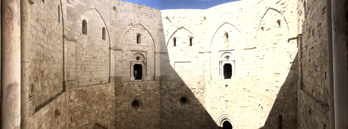 Picture Italy Castel del monte 2024-09 55 - Winter Castel del monte