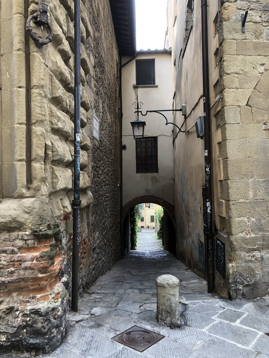 Picture Italy Arezzo 2024-09 104 - Savings Arezzo