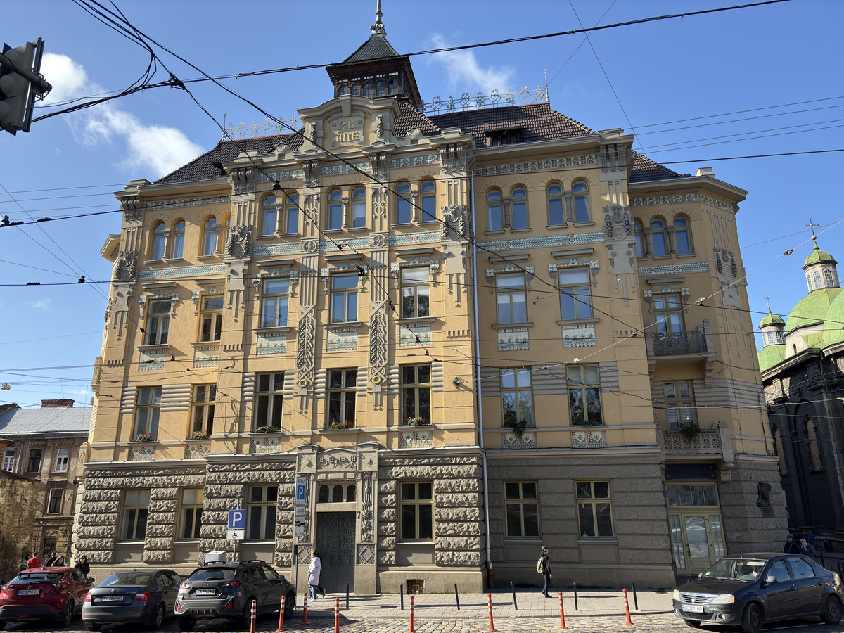 Picture Ukraine Lviv 2024-10 63 - Hotel Pool Lviv