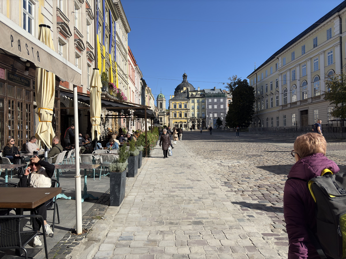 Picture Ukraine Lviv 2024-10 566 - Hotel Pool Lviv