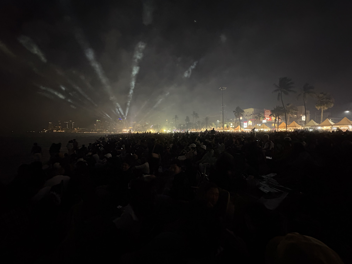 Picture Thailand Pattaya pattaya firework festival 2025-12 11 - Sunset pattaya firework festival
