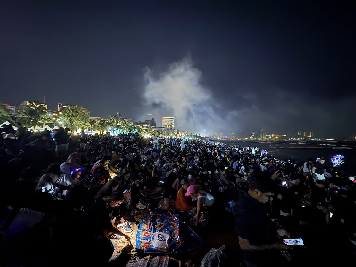 Picture Thailand Pattaya Fireworks 2024-12 92 - Lakes Fireworks