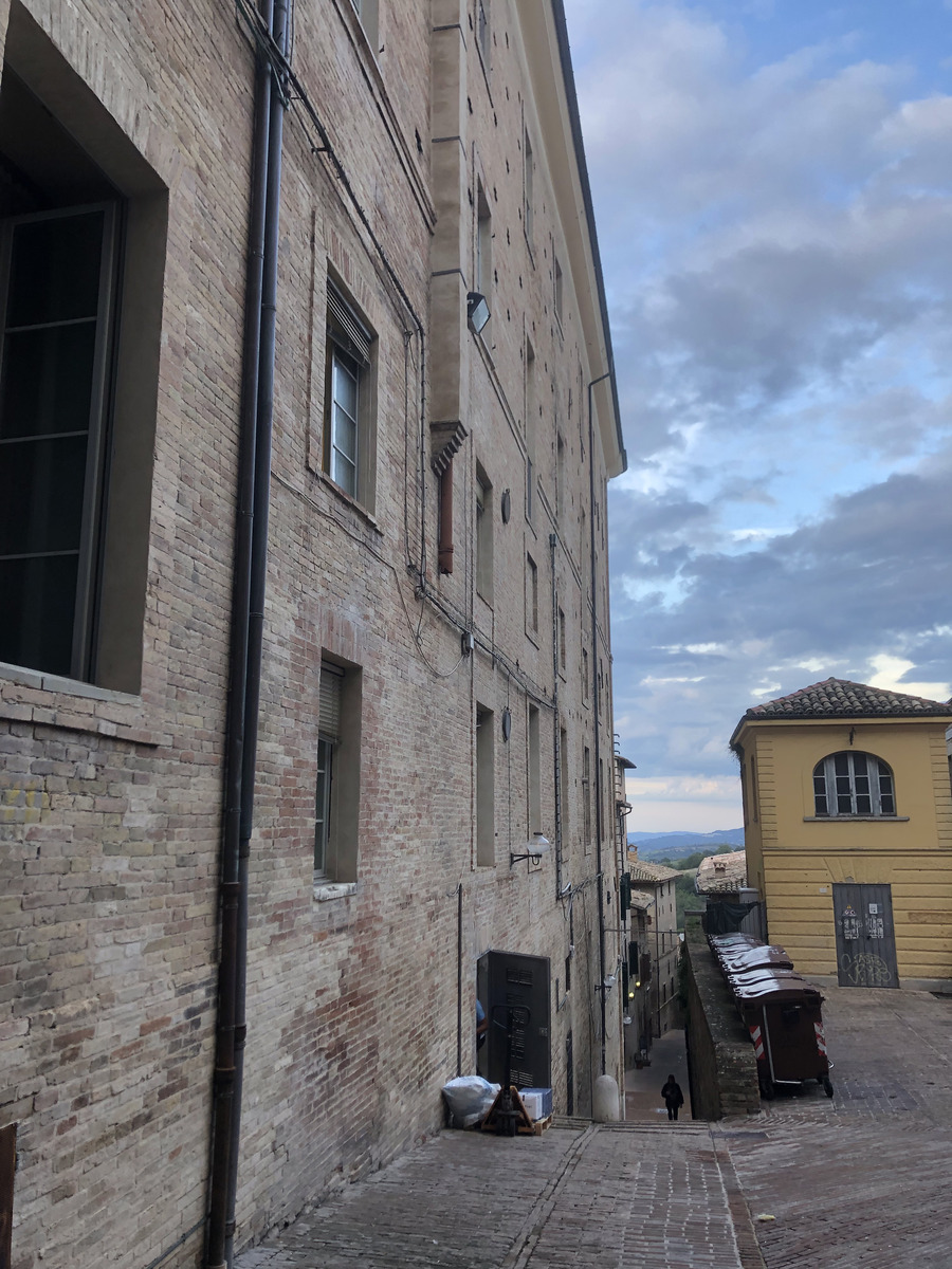 Picture Italy Urbino 2024-09 320 - Streets Urbino