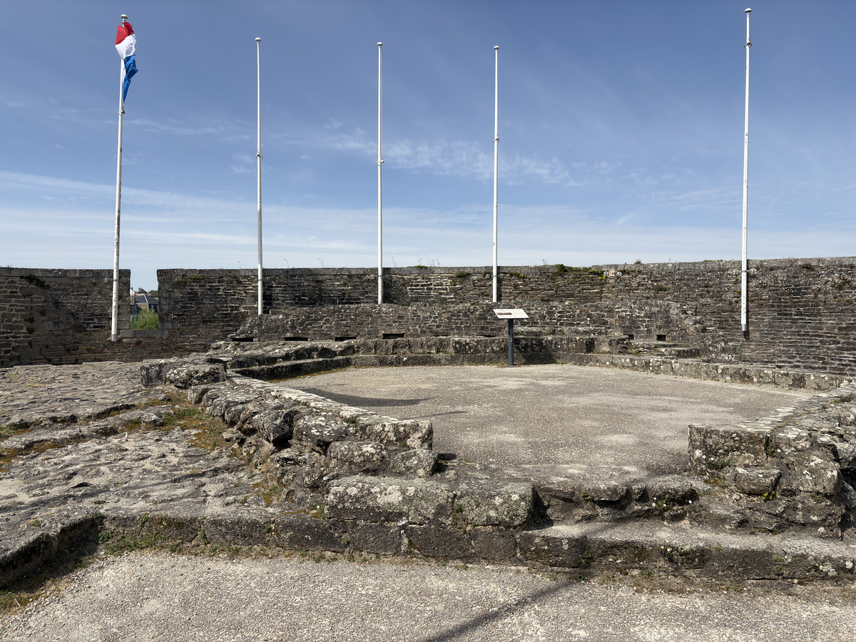 Picture France Concarneau Ville close 2026-04 27 - Restaurants Ville close