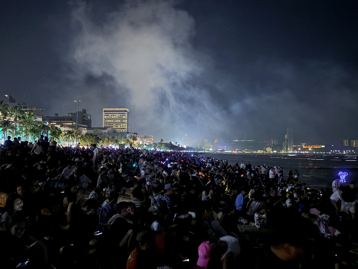 Picture Thailand Pattaya Fireworks 2024-12 0 - Resorts Fireworks