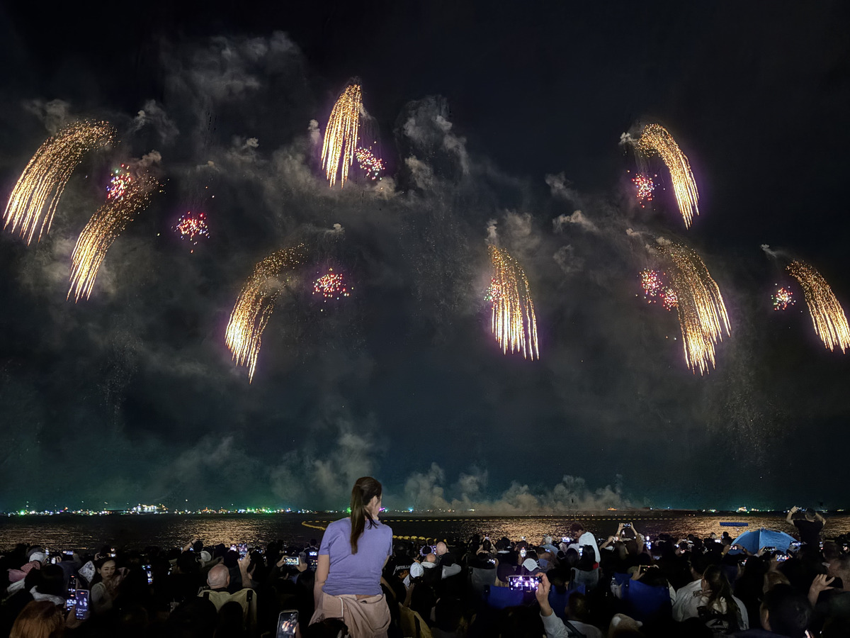 Picture Thailand Pattaya pattaya firework festival 2025-12 41 - Summer pattaya firework festival