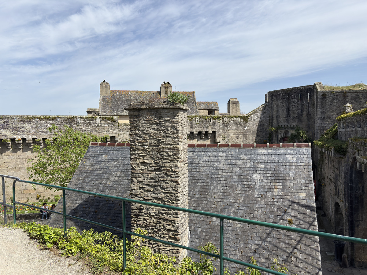 Picture France Concarneau Ville close 2026-04 73 - Walking Street Ville close