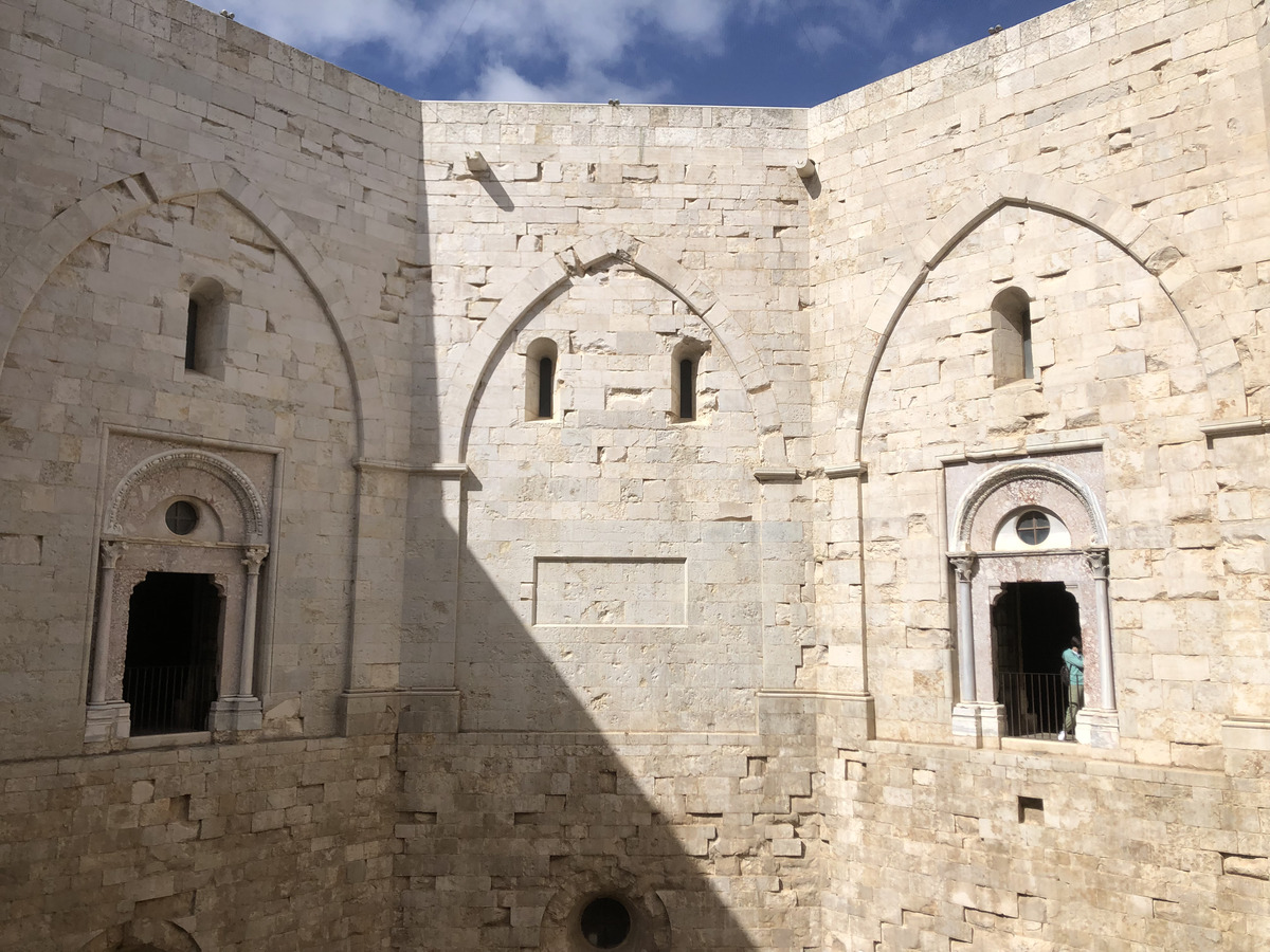 Picture Italy Castel del monte 2024-09 26 - Spring Castel del monte