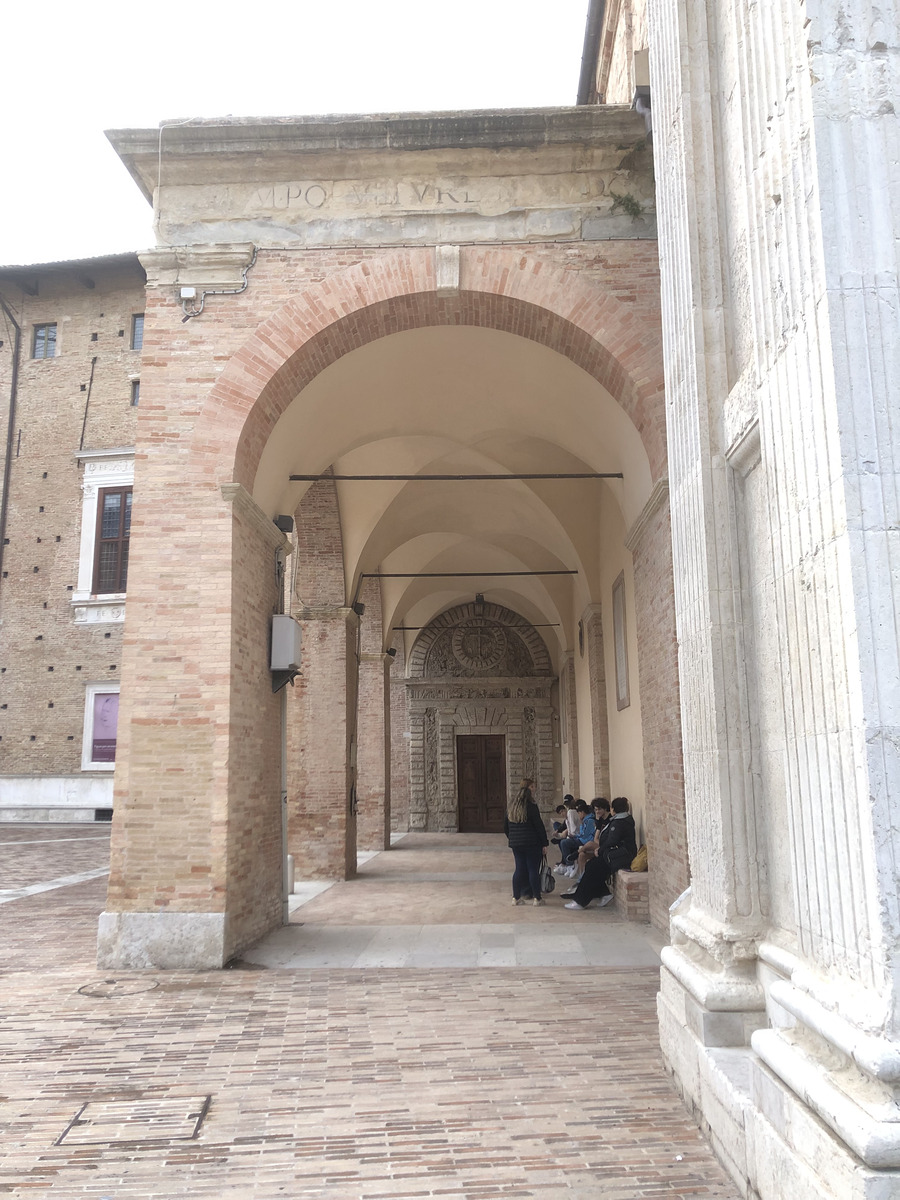 Picture Italy Urbino 2024-09 47 - Saving Urbino