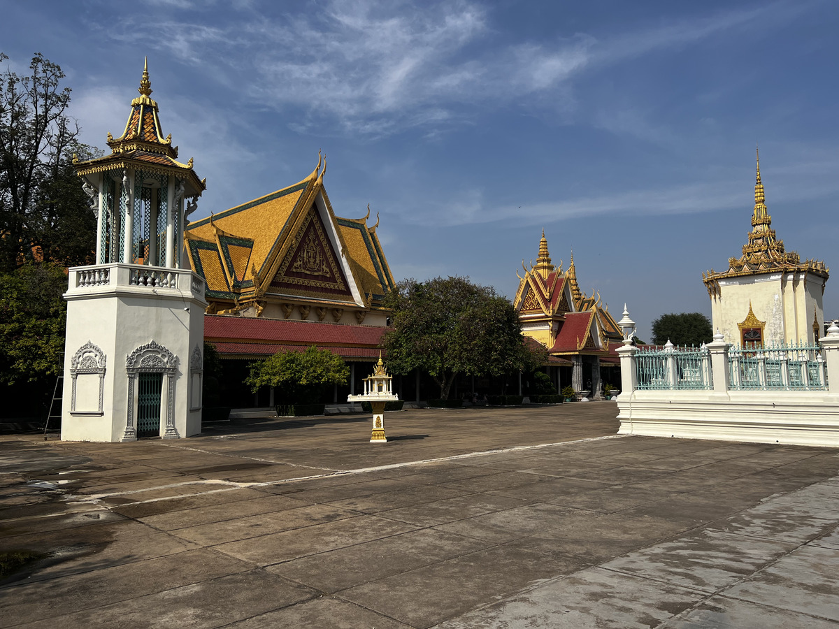 Picture Cambodia Phnom Penh Royal Palace 2024-01 52 - Night Royal Palace