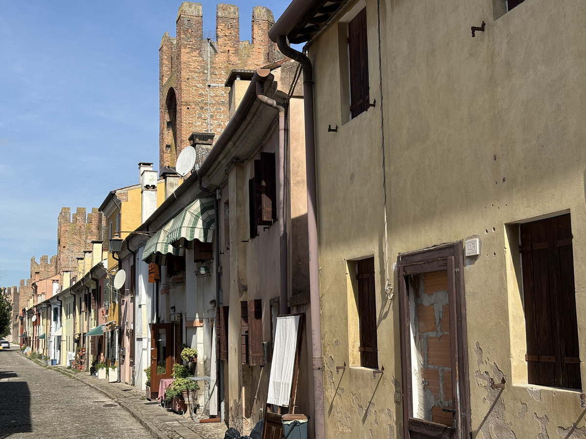 Picture Italy Montagnana 2025-09 8 - Shopping Montagnana