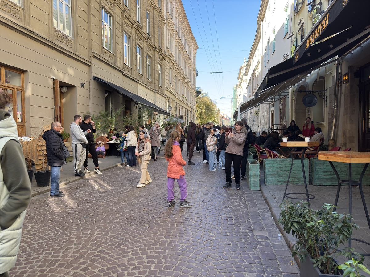Picture Ukraine Lviv 2024-10 43 - Lakes Lviv