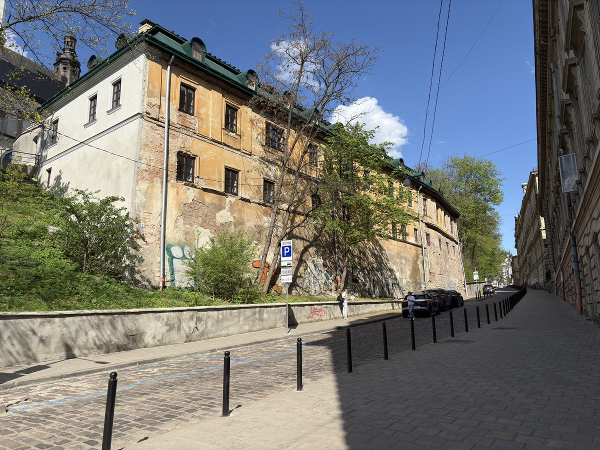 Picture Ukraine Lviv 2025-04 83 - Lakes Lviv
