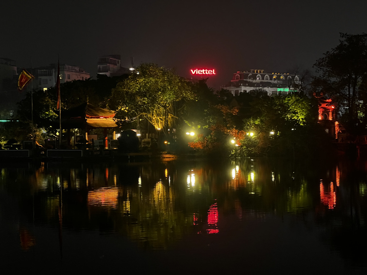 Picture Vietnam Hanoi Hoan Kiem Lake 2024-01 23 - French Restaurant Hoan Kiem Lake