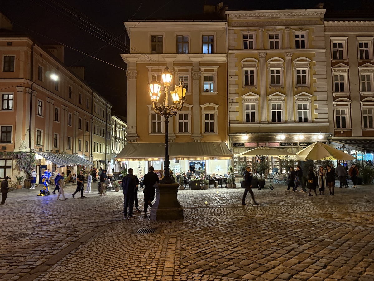 Picture Ukraine Lviv 2024-10 367 - Lakes Lviv