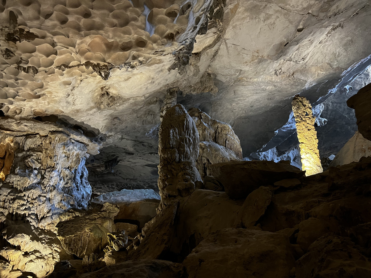 Picture Vietnam Ha Long Bay Sung Sot Cave 2024-01 71 - Weather Sung Sot Cave