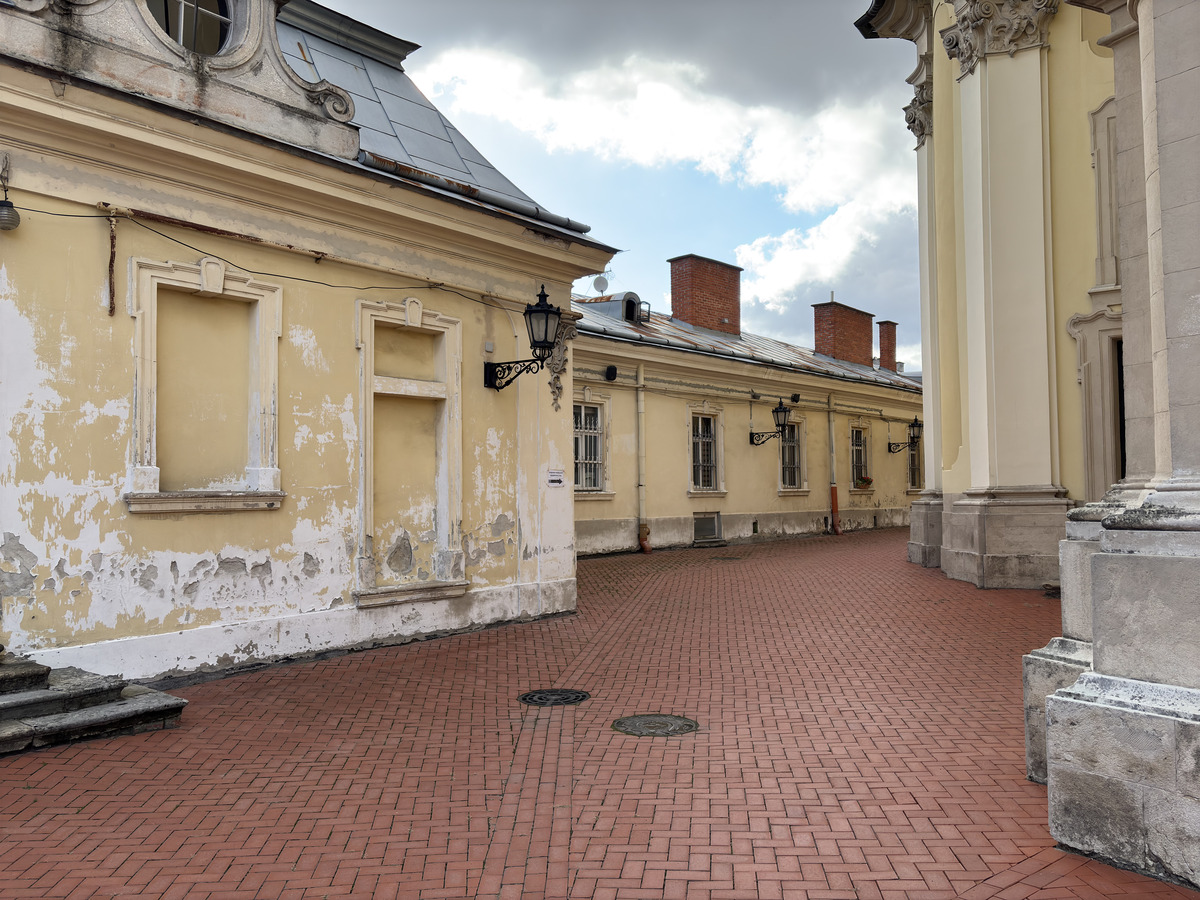 Picture Ukraine Lviv 2024-10 581 - Savings Lviv