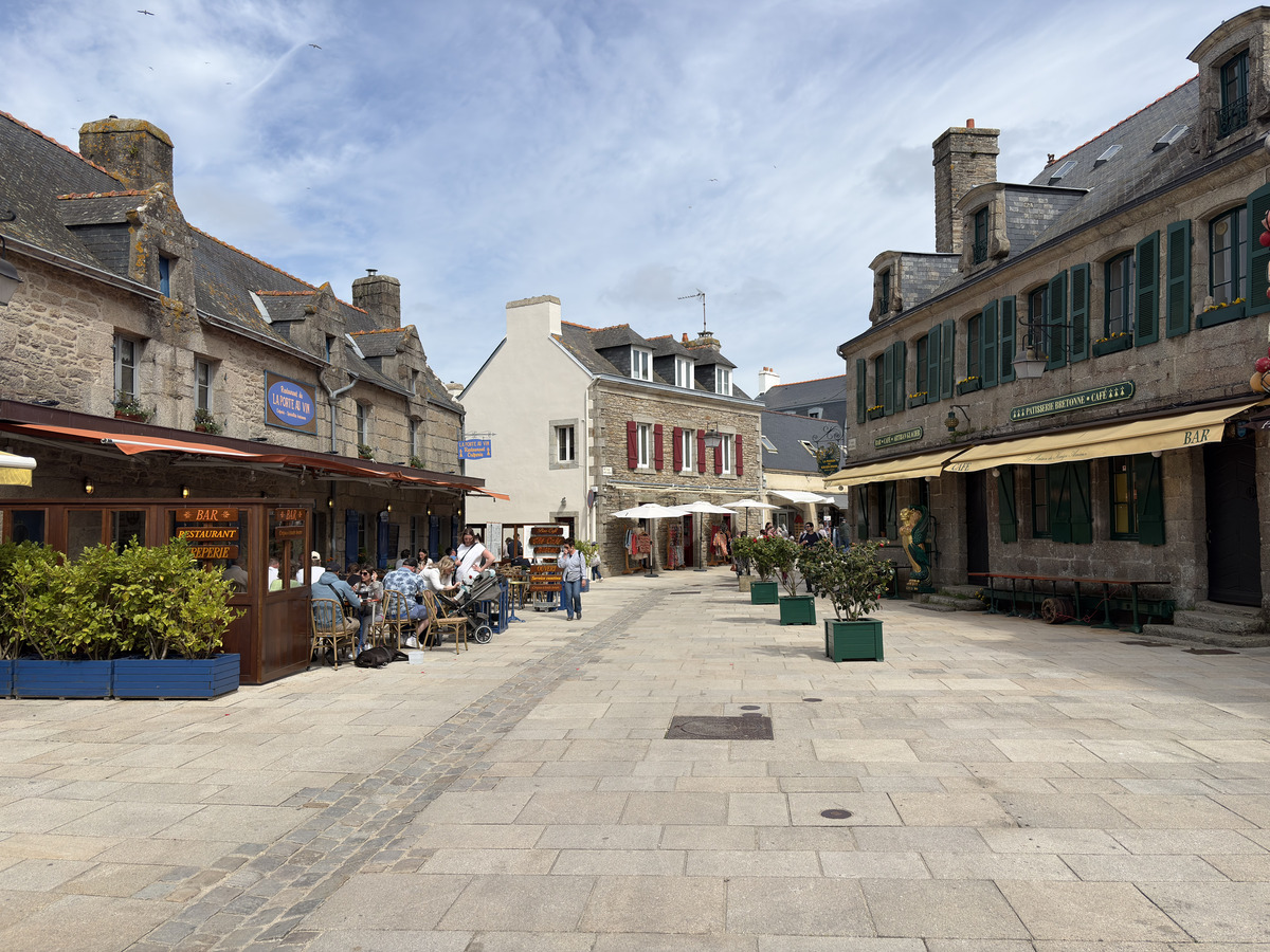Picture France Concarneau Ville close 2026-04 136 - Cost Ville close