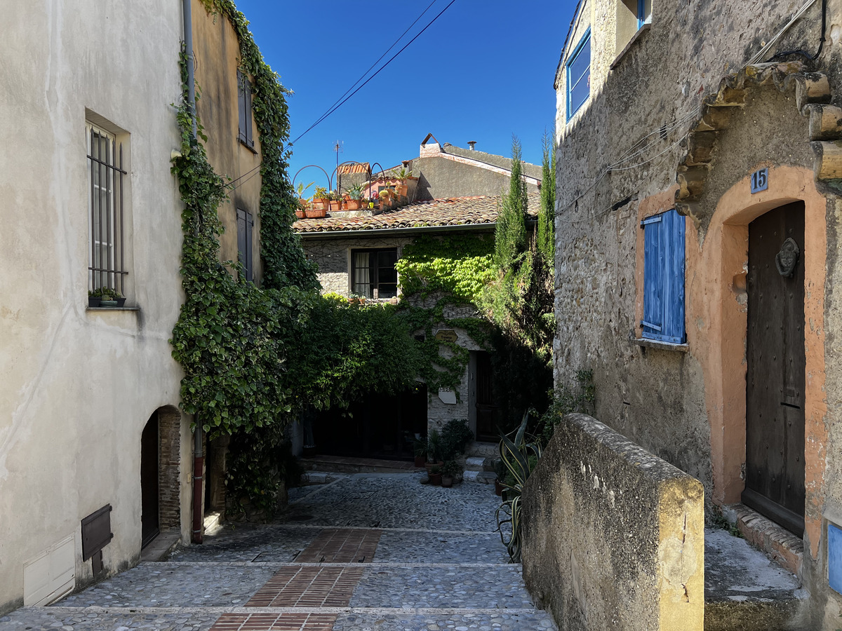 Picture France Haut de Cagne 2024-04 16 - Streets Haut de Cagne