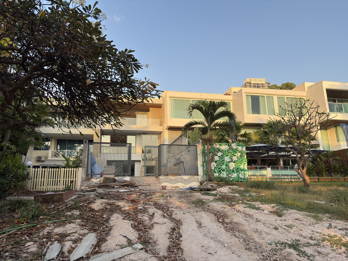 Picture Thailand Pattaya Dongtan beach 2025-12 33 - Resort Dongtan beach