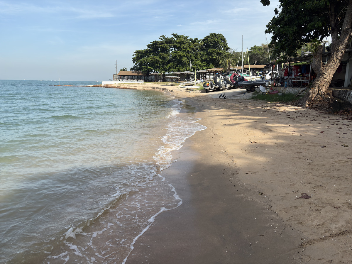 Picture Thailand Pattaya 2024-12 64 - Hotel Pool Pattaya