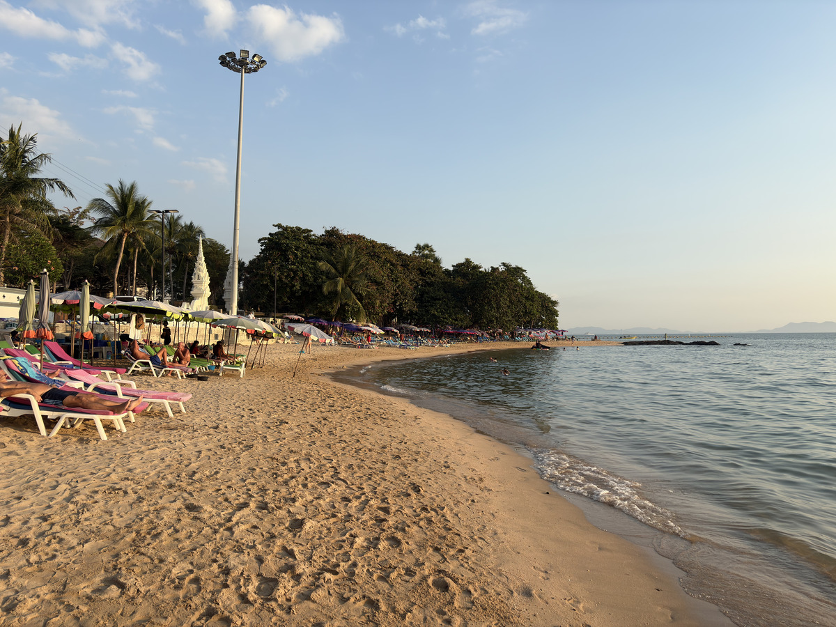 Picture Thailand Pattaya Dongtan beach 2025-12 31 - Street Dongtan beach