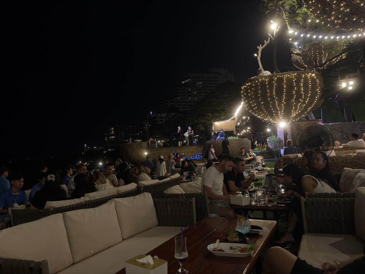 Picture Thailand Pattaya 3 Mermaids 2024-12 20 - Rain Season 3 Mermaids