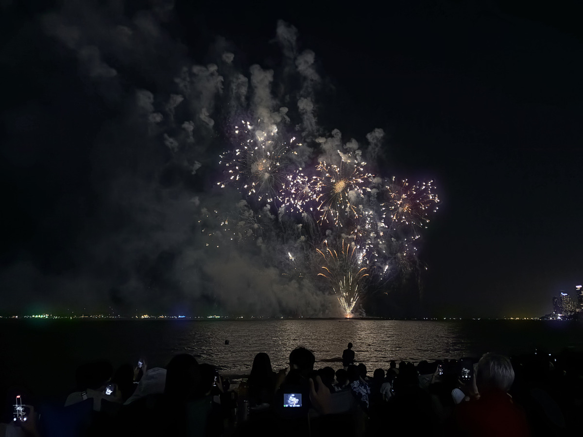 Picture Thailand Pattaya Fireworks 2024-12 55 - Hotels Fireworks