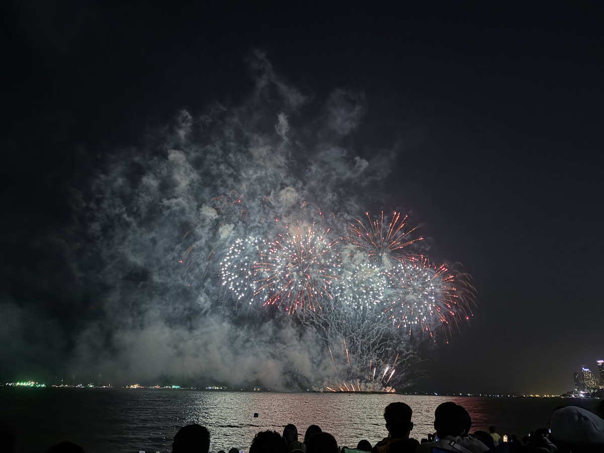 Picture Thailand Pattaya Fireworks 2024-12 82 - Hot Season Fireworks