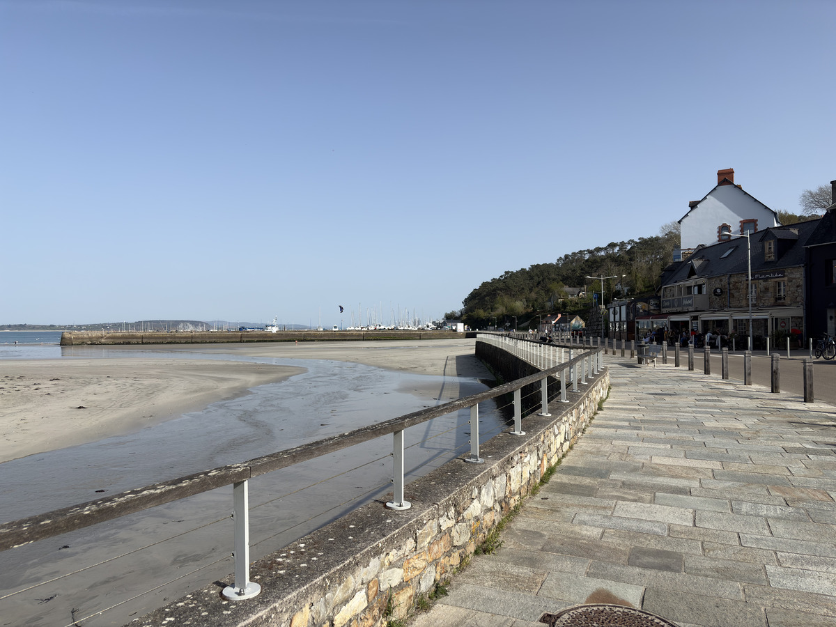 Picture France Crozon 2026-04 46 - Restaurants Crozon