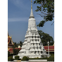 Picture Cambodia Phnom Penh Royal Palace 2024-01 38 - Shopping Royal Palace