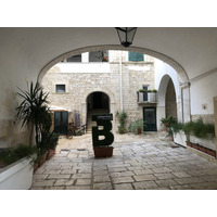 Picture Italy Trani 2024-09 101 - Shopping Trani