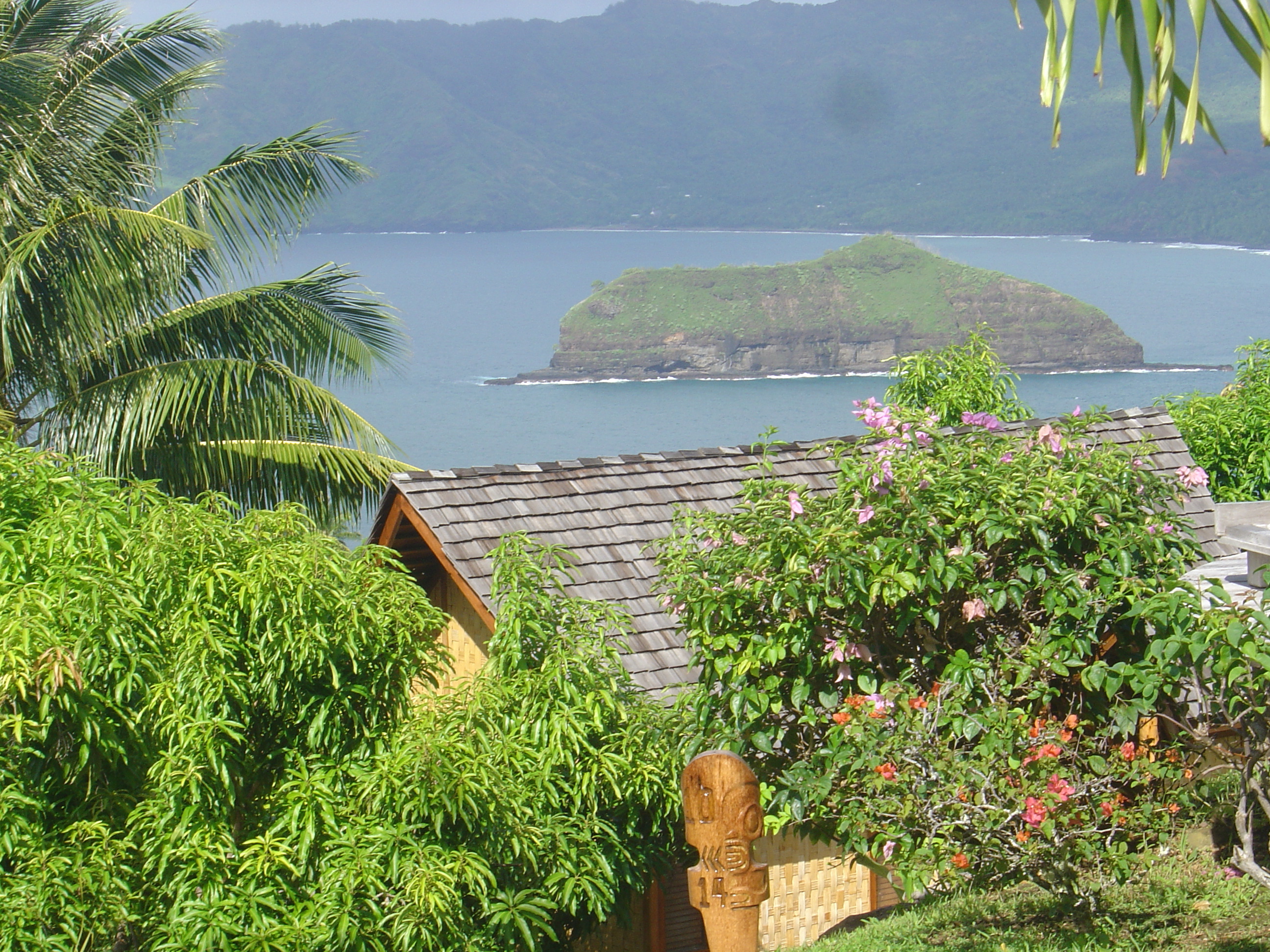 รูปถ่าย เฟรนช์โพลี่นีเซีย(Polynesia) หมู่เกาะมาร์เคซัส(Marquises) 2006-04 15