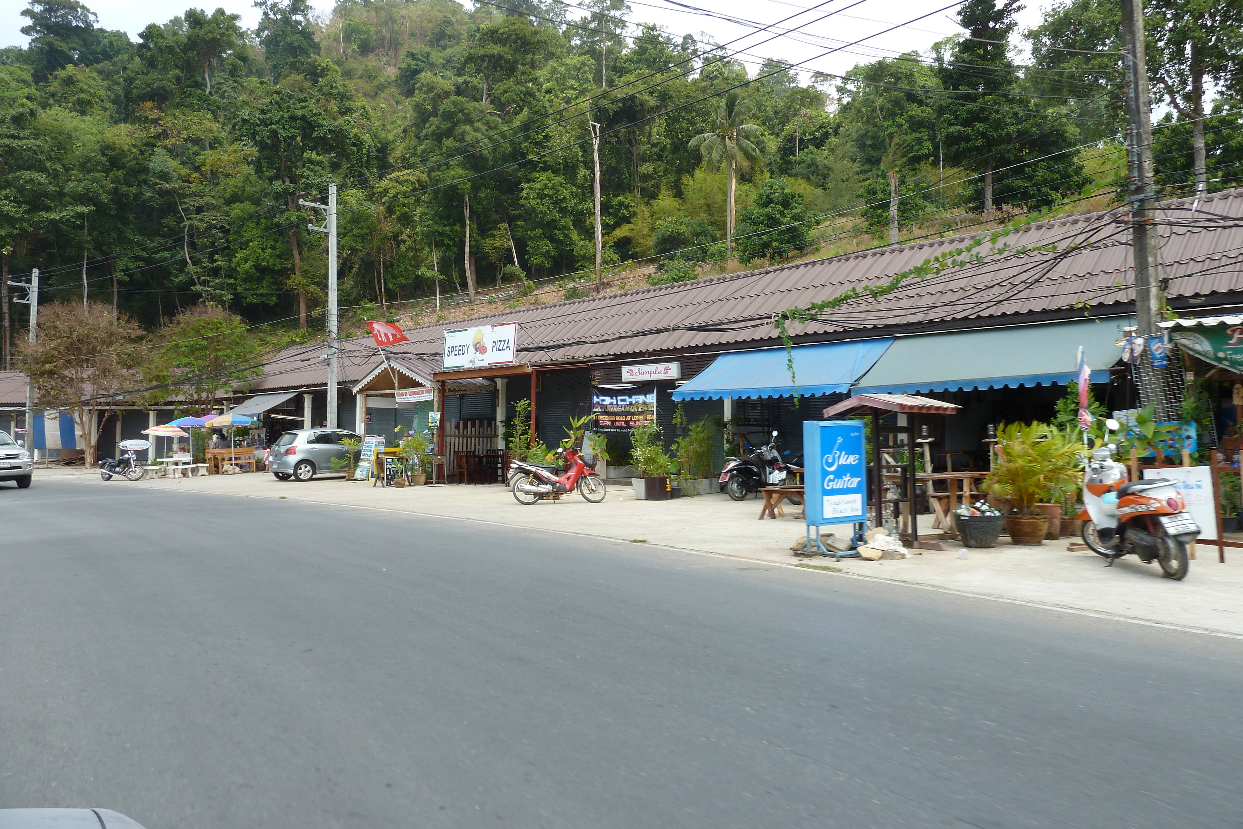 รูปถ่าย ไทย(Thailand) เกาะช้าง(Ko Chang) ถนนบนเกาะ(Island road) 2011-02 40