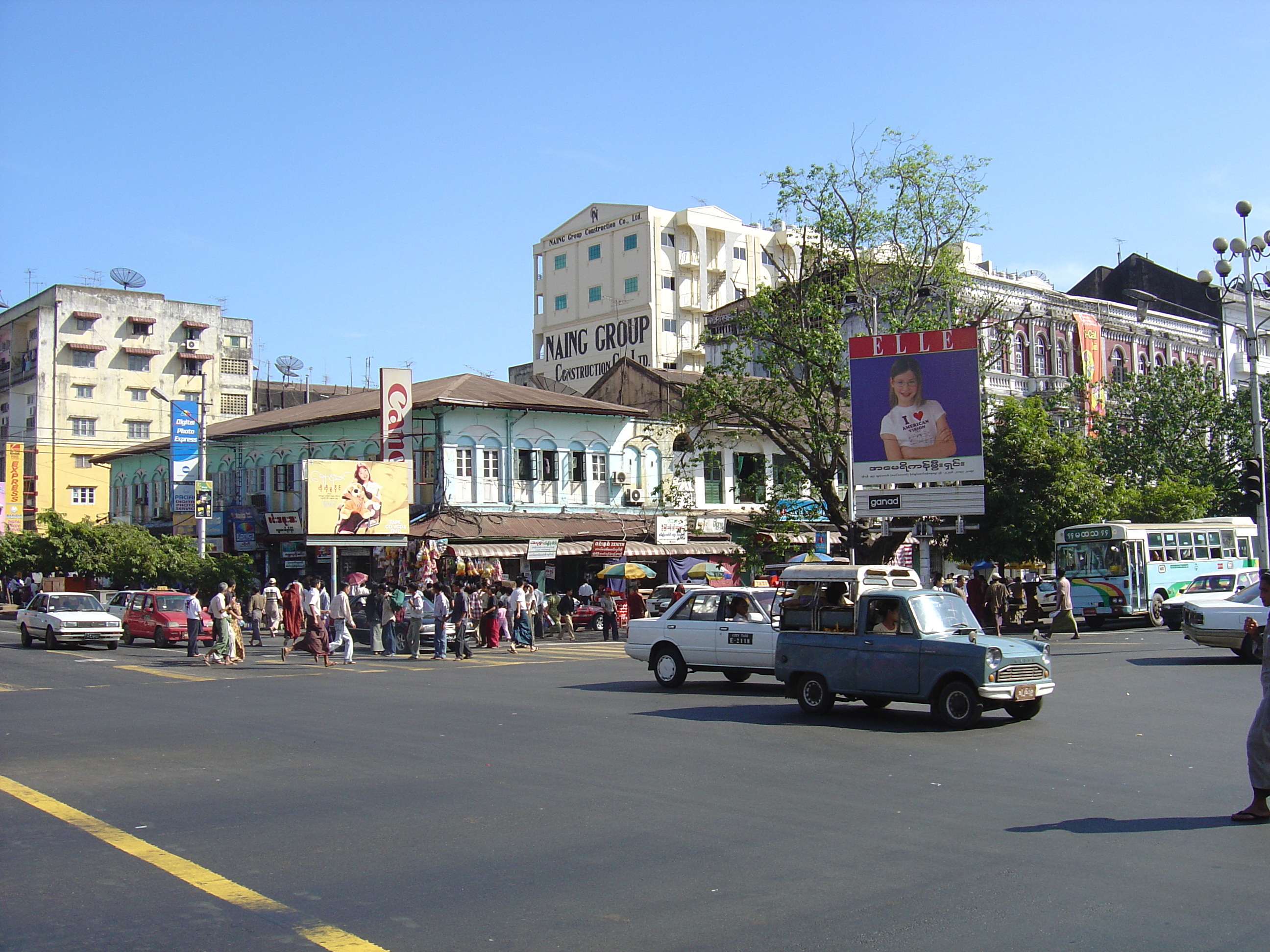 รูปถ่าย พม่า(Myanmar) ย่างกุ้ง(Yangon) 2005-01 87