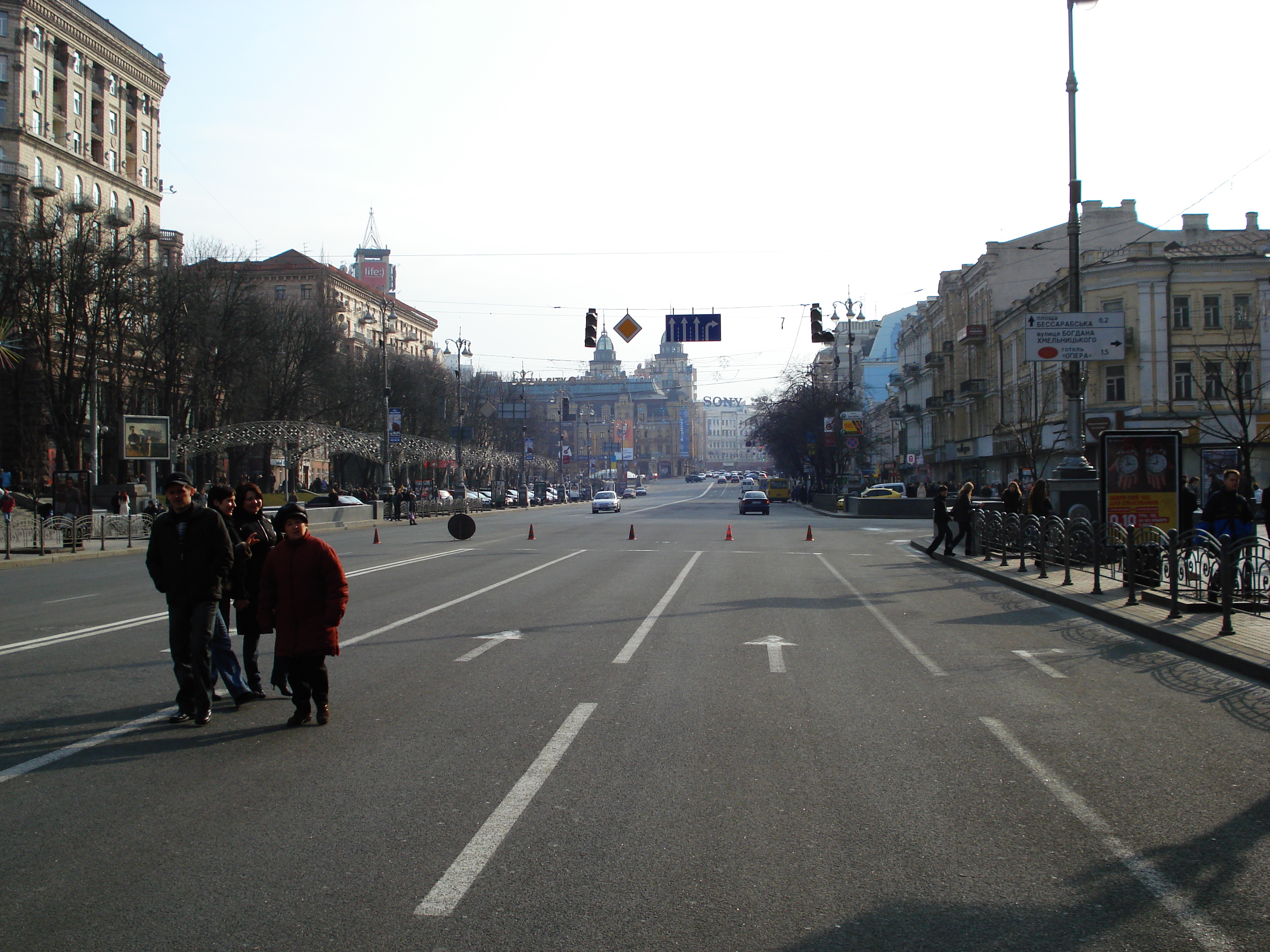 รูปถ่าย ยูเครน(Ukraine) เคียฟ(Kiev) ถนนเครชชาตือค(Kreschatyk Street) 2007-03 25