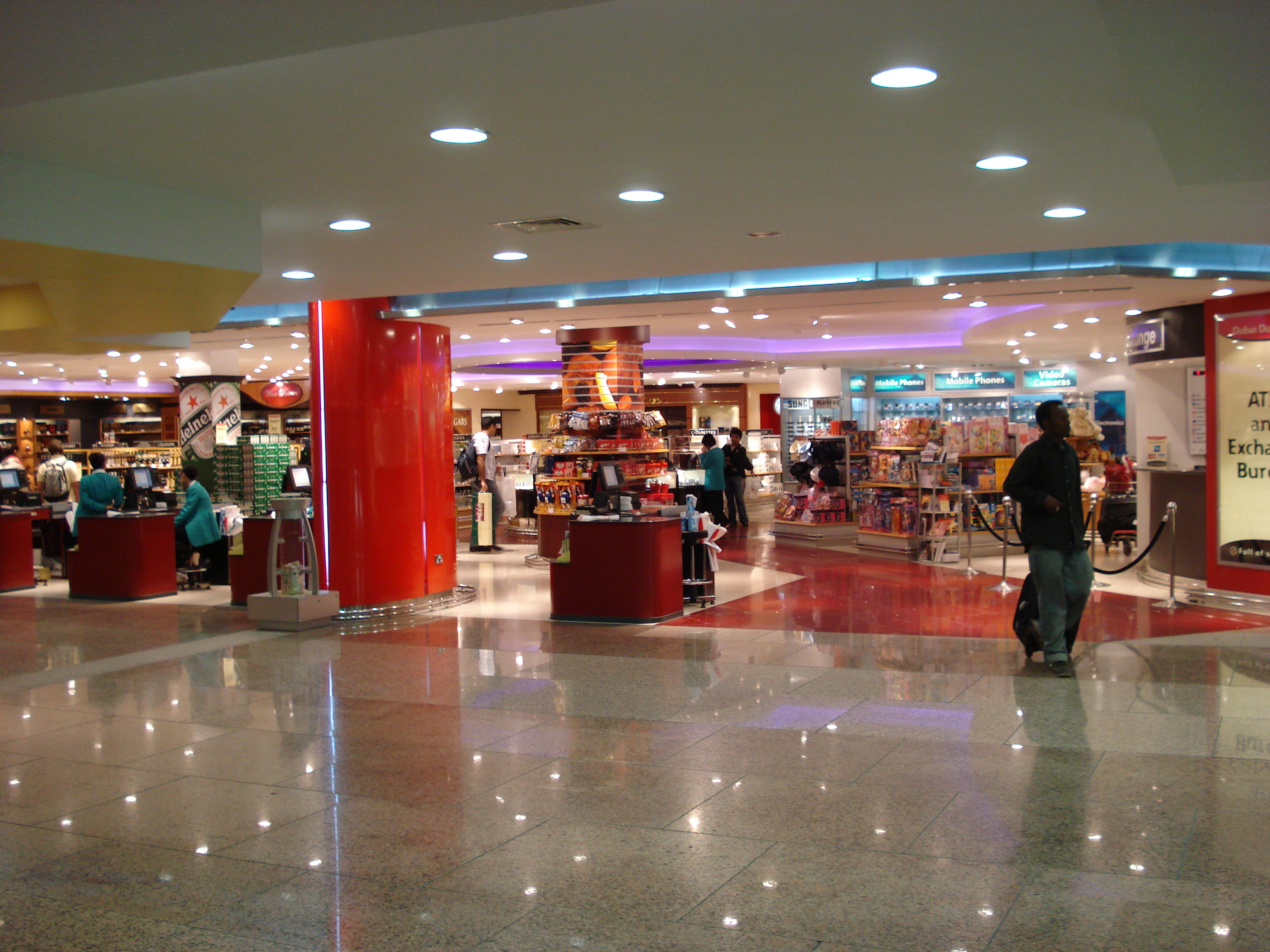 รูปถ่าย สหรัฐอาหรับเอมิเรตส์(United Arab Emirates) ดูไบ(Dubai) สนามบินดูไบ(Dubai International Airport) 2007-03 6